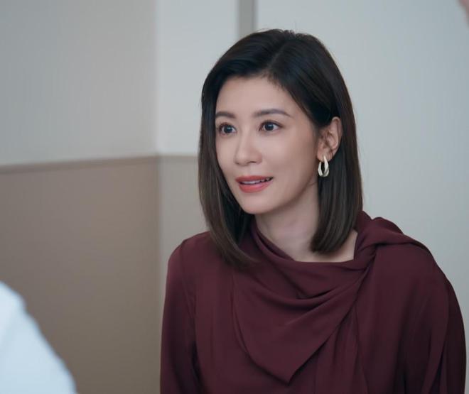 贾静雯又矮又瘦算不算大美女？看她和姚晨的新剧同框照，就知道了