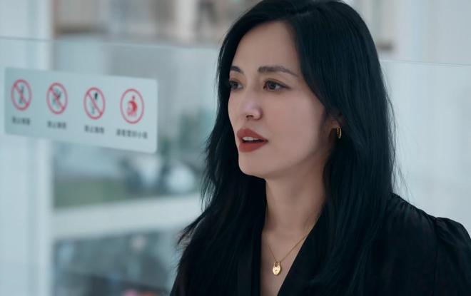 贾静雯又矮又瘦算不算大美女？看她和姚晨的新剧同框照，就知道了