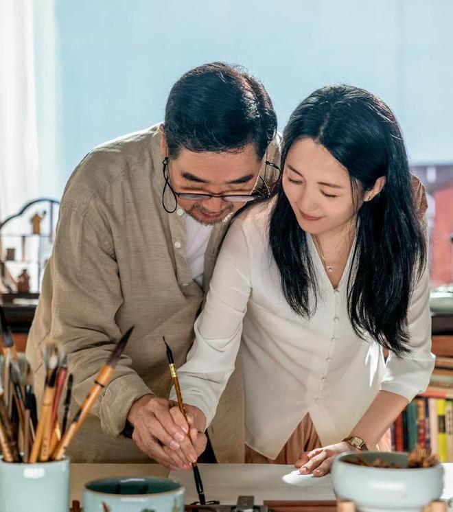 贾静雯又矮又瘦算不算大美女？看她和姚晨的新剧同框照，就知道了