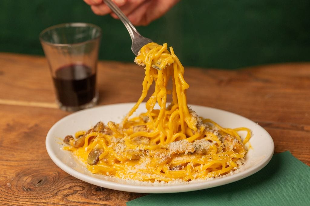 Pasta a la carbonara: te damos la receta de uno de los mejores ...