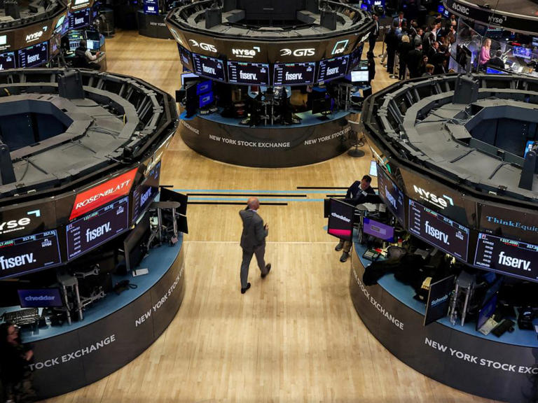 盘前概览：2025年11月23日