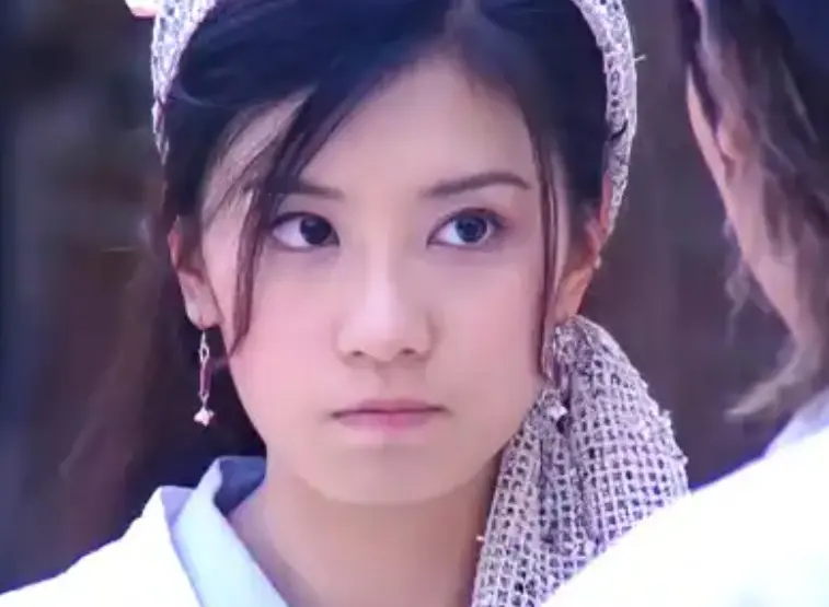 当46岁姚晨遇上51岁贾静雯，才知原生脸多重要，就连皱纹都是美的