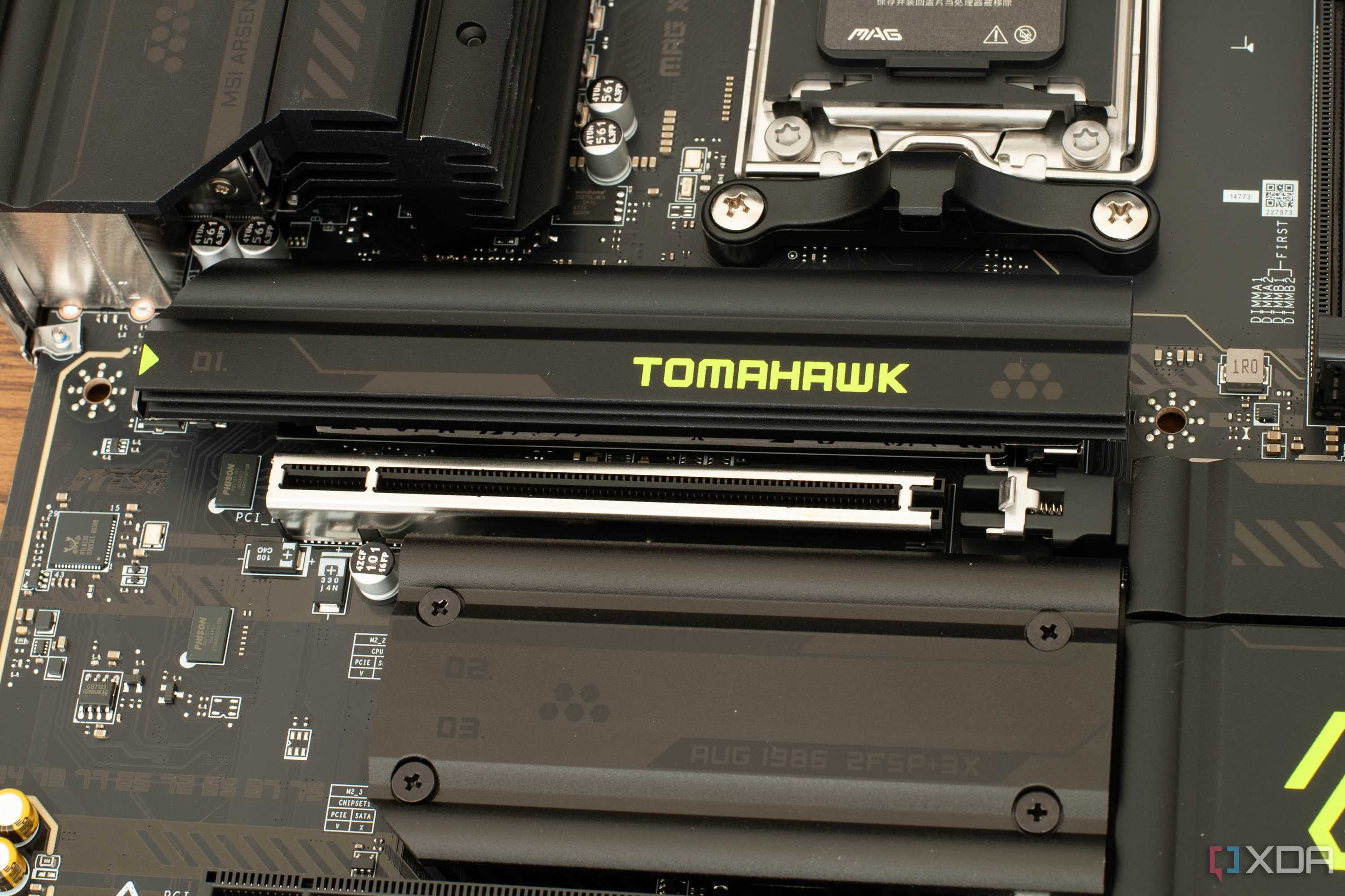MSI-MAG-X870E-Tomahawk-Wifi-PCIE