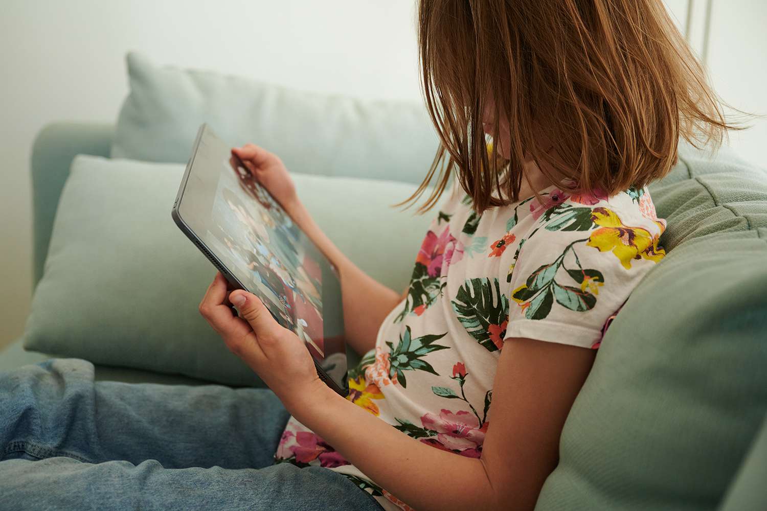 Mom Wants to Take Away Her 6YearOld Twins' iPads, Calling the