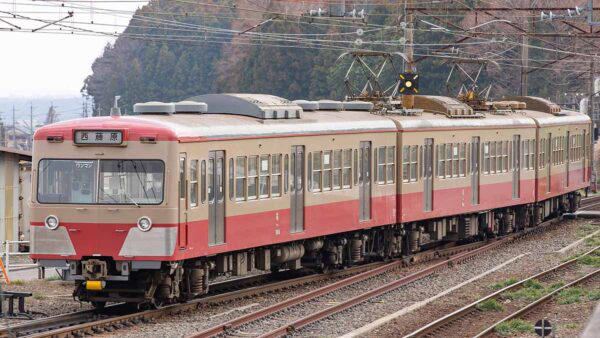 西武鉄道社紋 黄色の下に赤電塗装入り - メルカリ