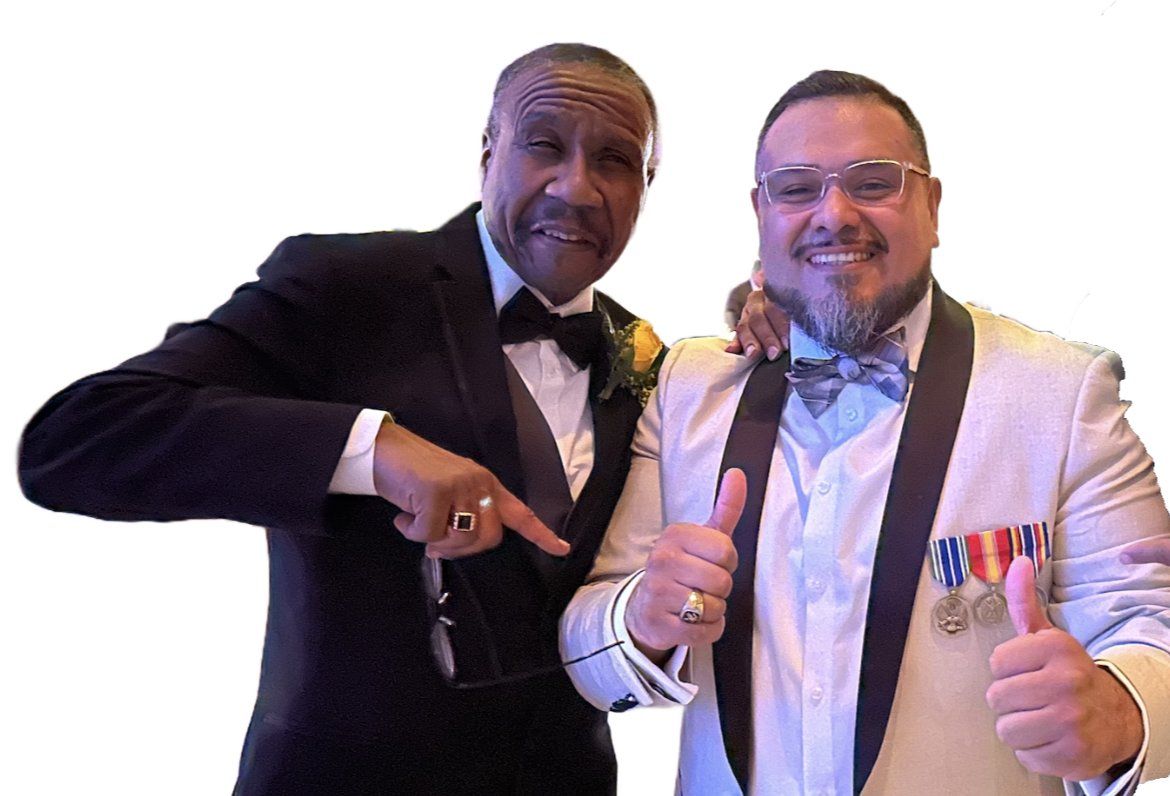 El promotor evangelista salvadoreño Glenn Parada (derecha), junto al reverendo Cleon Bryant. Parada le vendió a Gerardo Werthein que le conseguiría una foto con Donald Trump