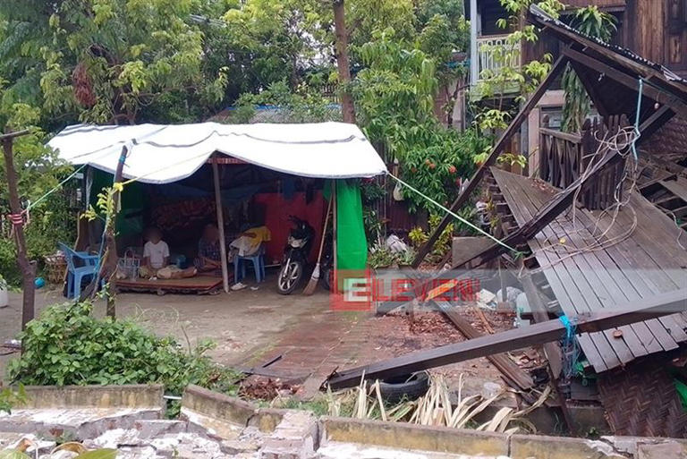 曼德勒迎來降雨，讓不少餐風露宿的災民處境更困難。（圖／翻攝自X平台 @ElevenMyanmar）