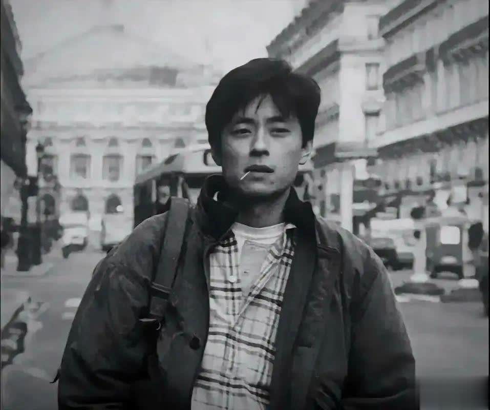 歌手王杰近照曝光！隐居加拿大，白发苍苍却精神矍铄