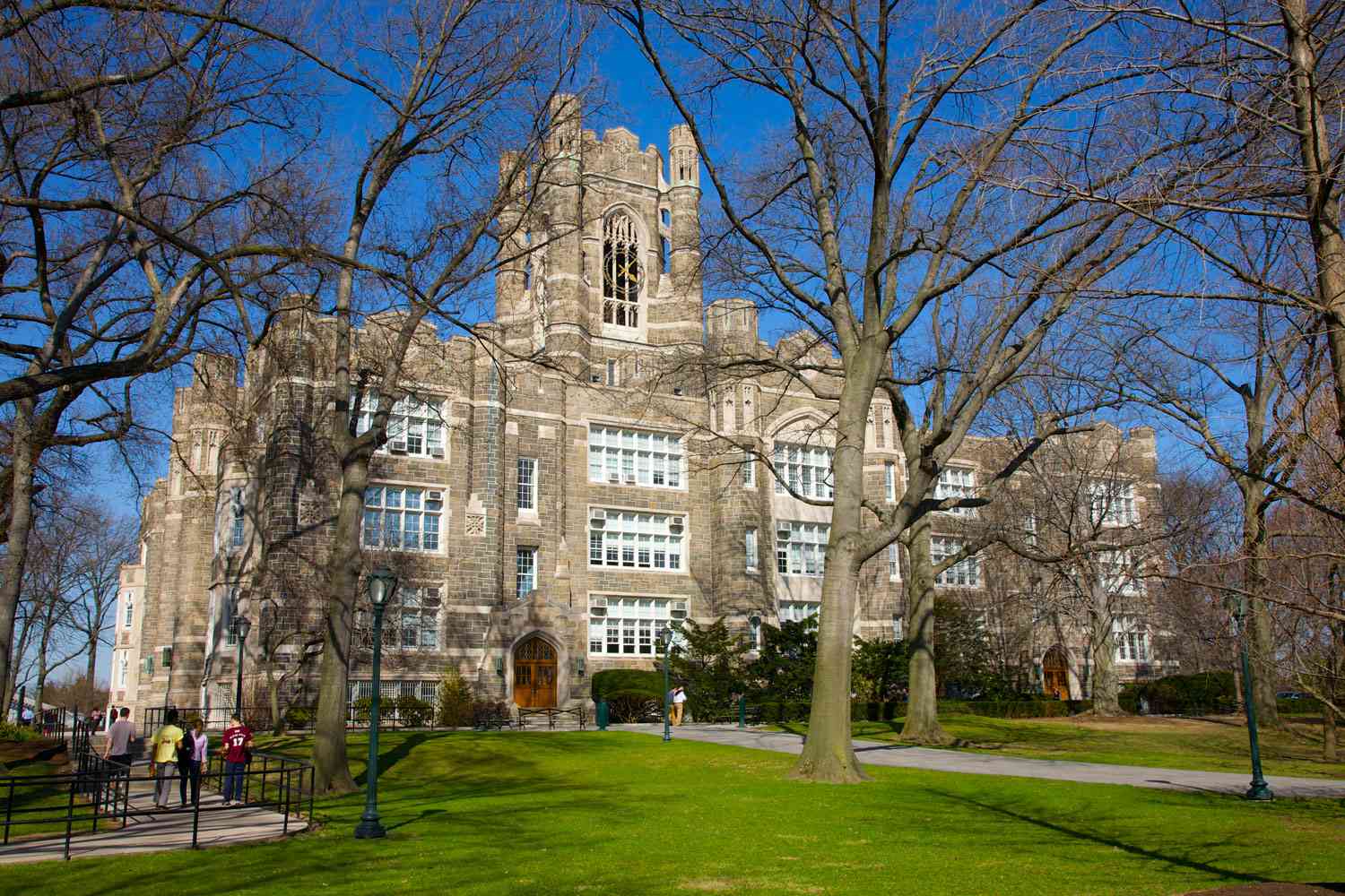 More Than a Dozen College Crew Team Athletes Taken to the Hospital