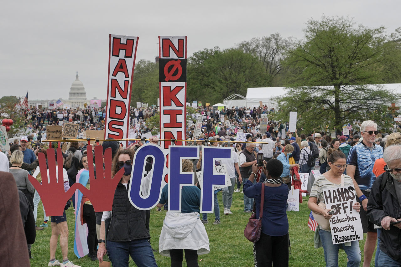 Protesters Rally Against Trump: ‘Democracy Not Dictatorship’