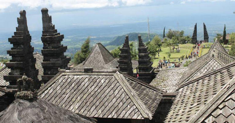 15 Tempat Wisata Tawangmangu untuk Liburan Seru Bareng Keluarga!