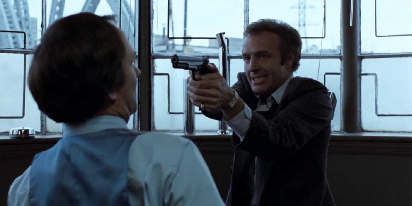 James Caan holding a gun in Thief