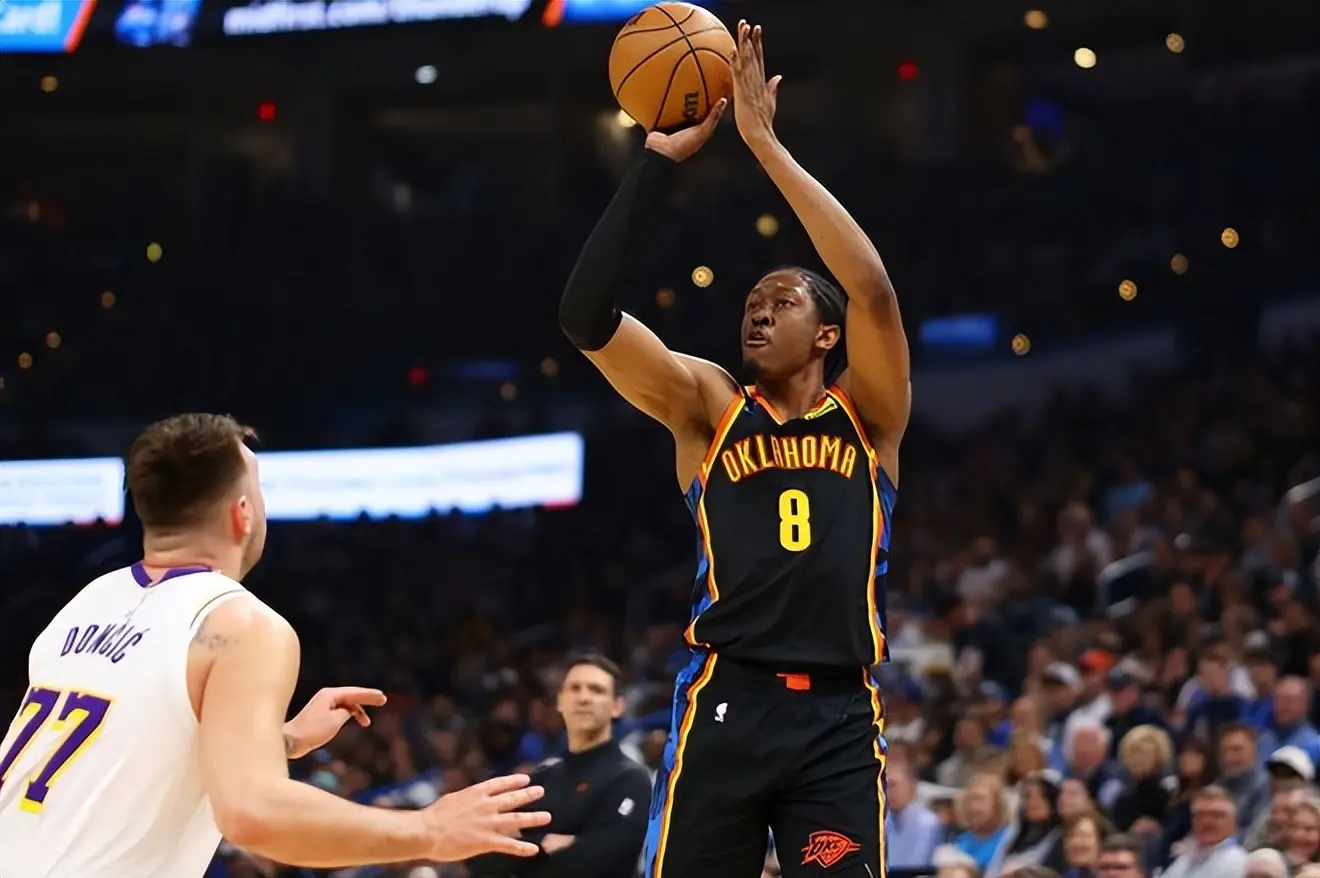 掀翻联盟第一！湖人三巨头轰69分击败雷霆：22记三分球创赛季新高