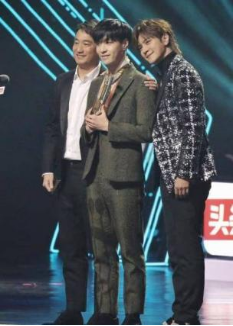 罗志祥力挺张艺兴新作《不说话的爱》：沉默背后的公益力量