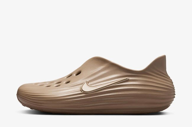 Nike's Smash Hit ReactX Rejuven8 Recover Clog Is Coming Back in