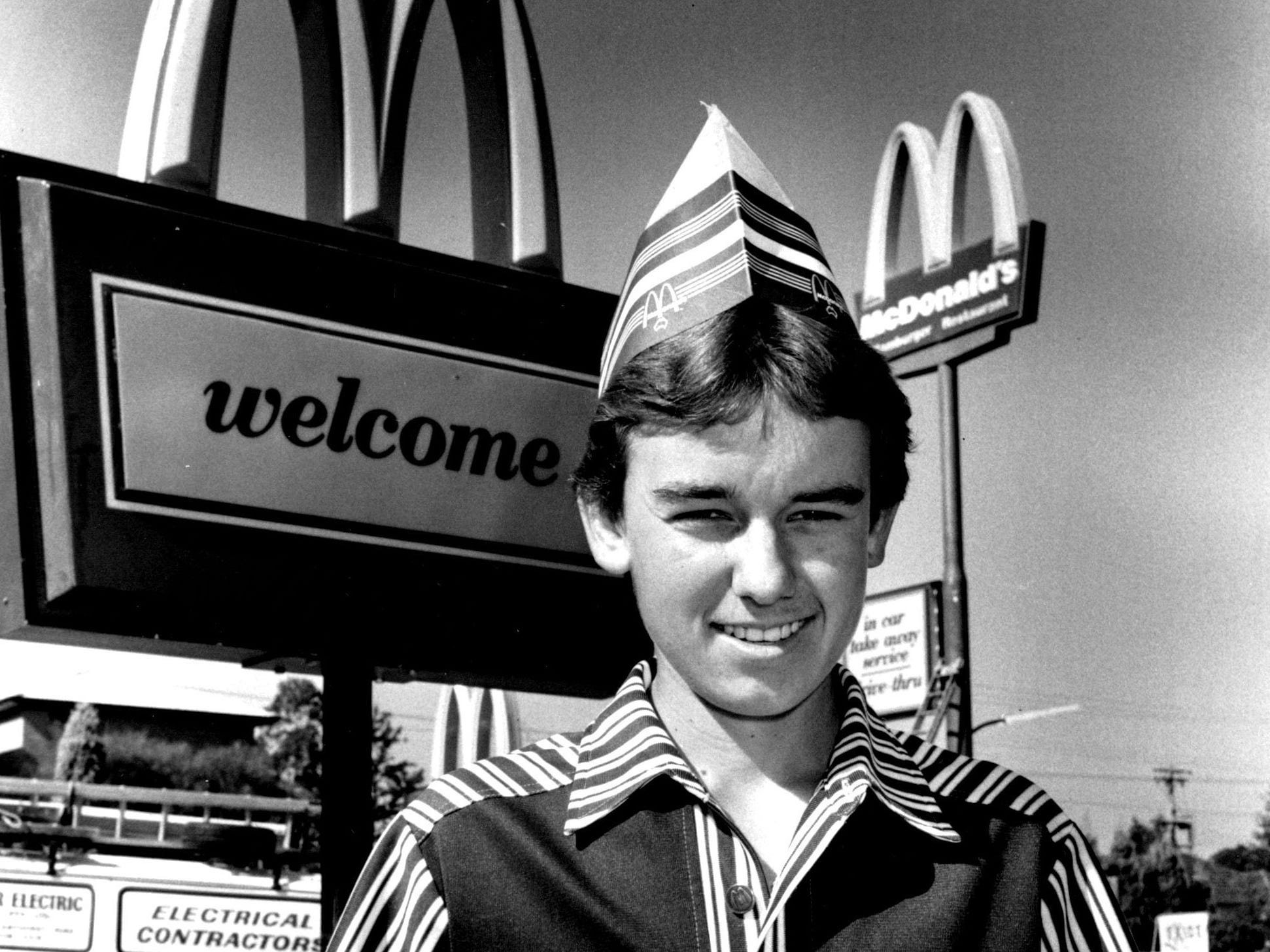 photos-show-what-it-was-like-to-eat-at-mcdonald-s-in-the-1980s