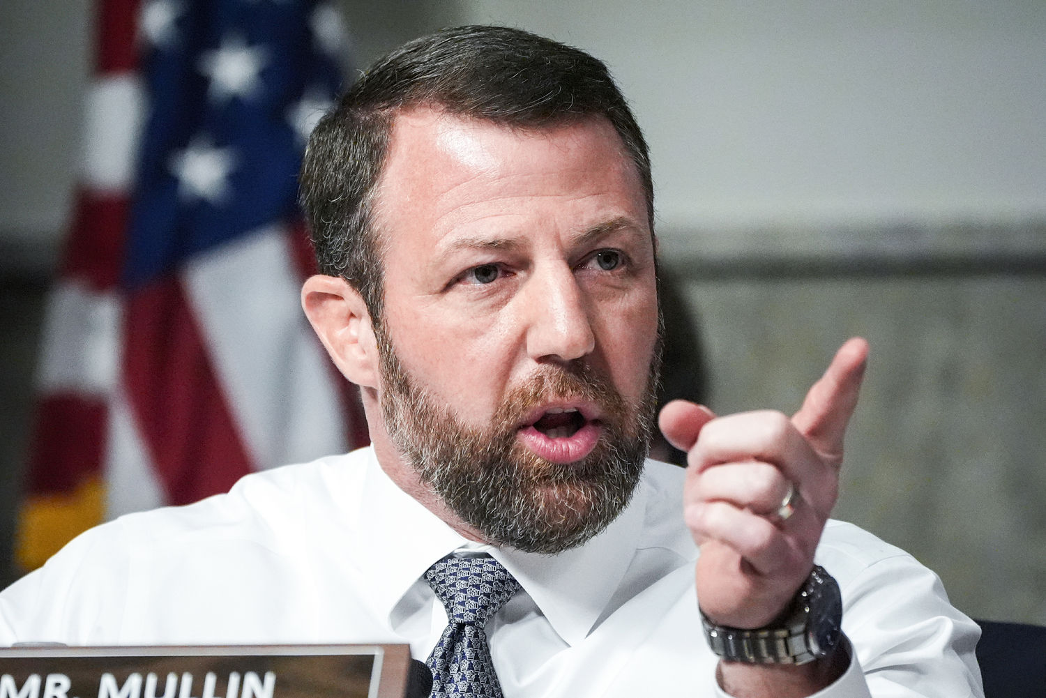 Republican senator floats using violence against journalists who report