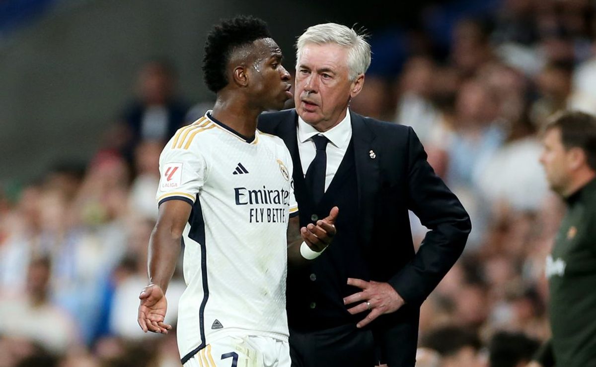 Jogadores do Real Madrid cogitam deixar o clube caso Carlo Ancelotti permaneça no comando