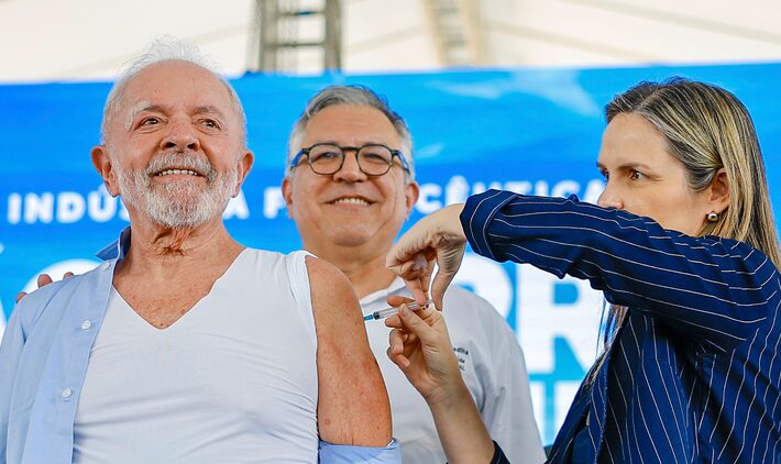 Lula recebeu vacina contra gripe em evento em Minas Gerais; ele estava com um curativo na testa Foto: Ricardo Stuckert/PR
