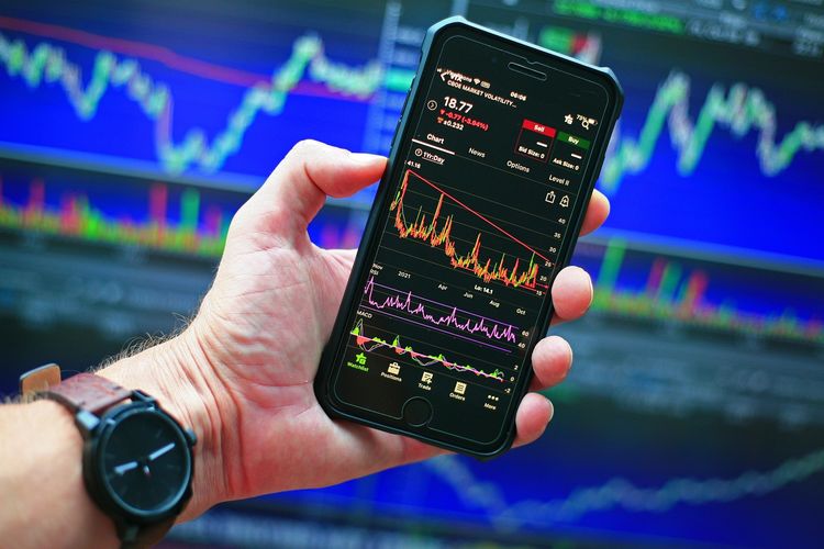 IHSG Diprediksi Naik Hijau, Cek Rekomendasi Saham Jumat Sebelum Berinvestasi