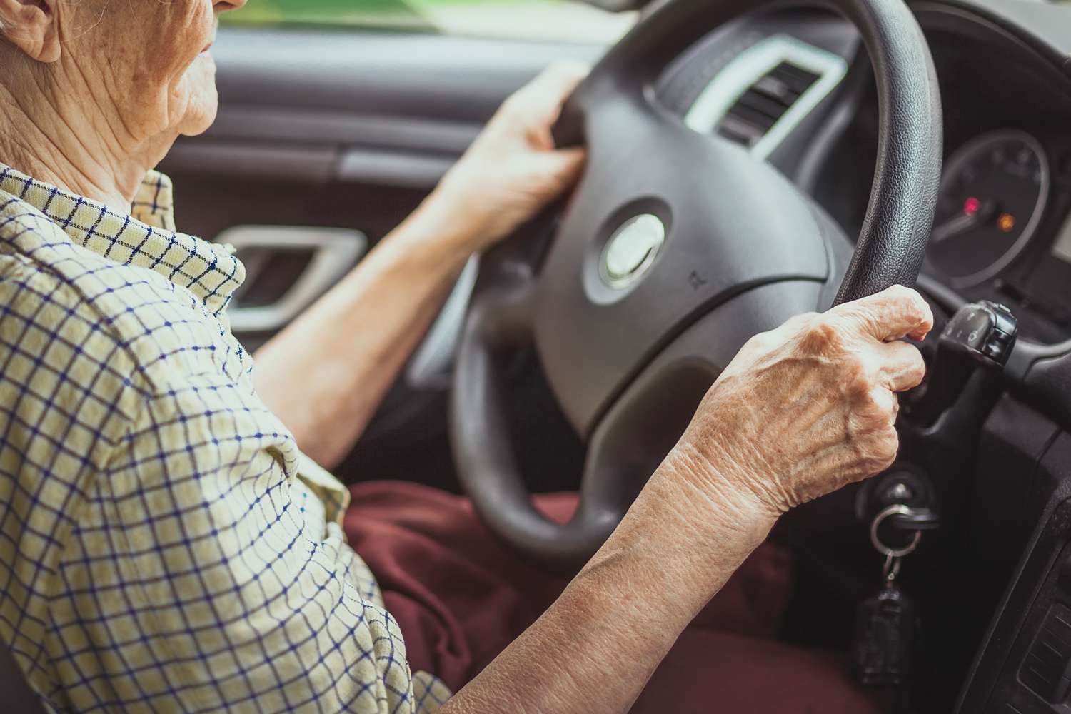 Man Traps Elderly Woman in Her Car for Days, Forces Her to Make Bank