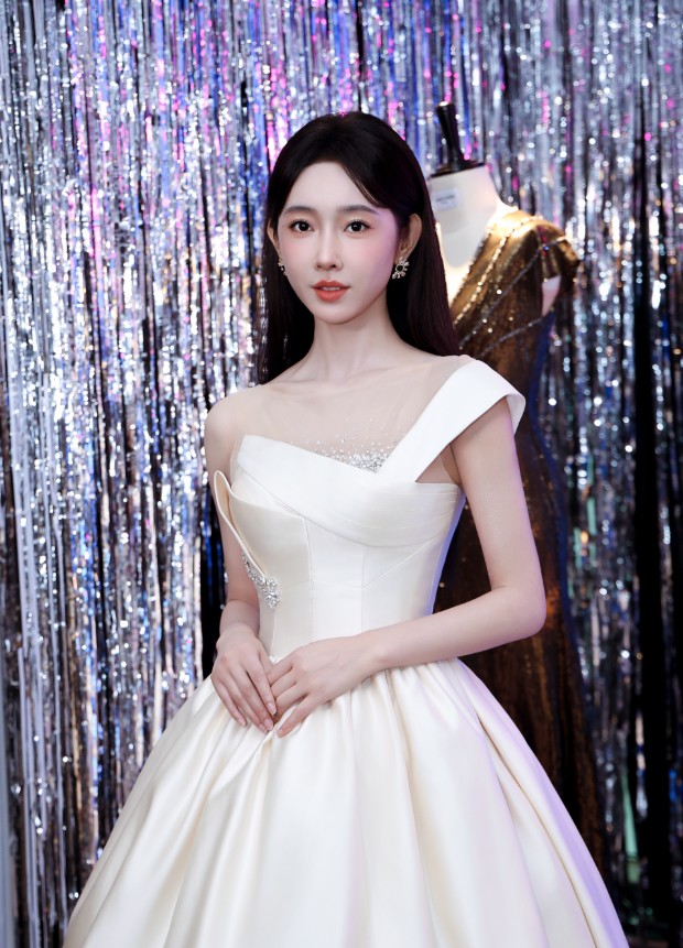 梨涡女神宣璐：气质如兰，演技不俗的荧幕新秀