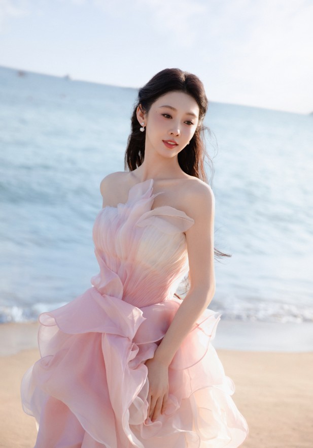 梨涡女神宣璐：气质如兰，演技不俗的荧幕新秀