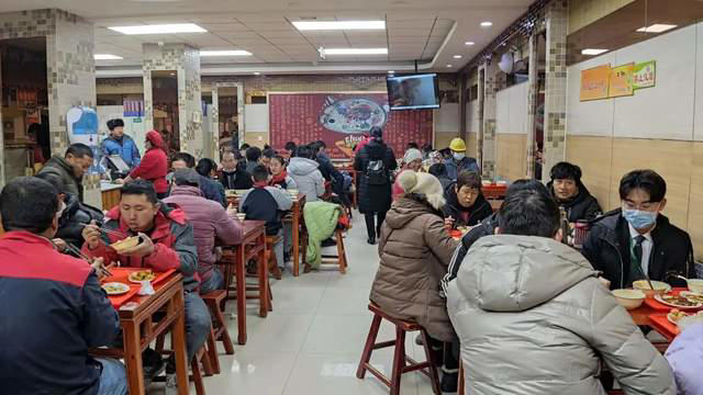 10元管饱的“穷鬼餐厅”，成了北京新地头蛇