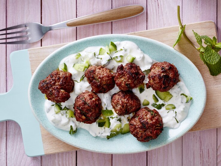 Hackbällchen mit Pfefferminze und Quark: Einfach genial