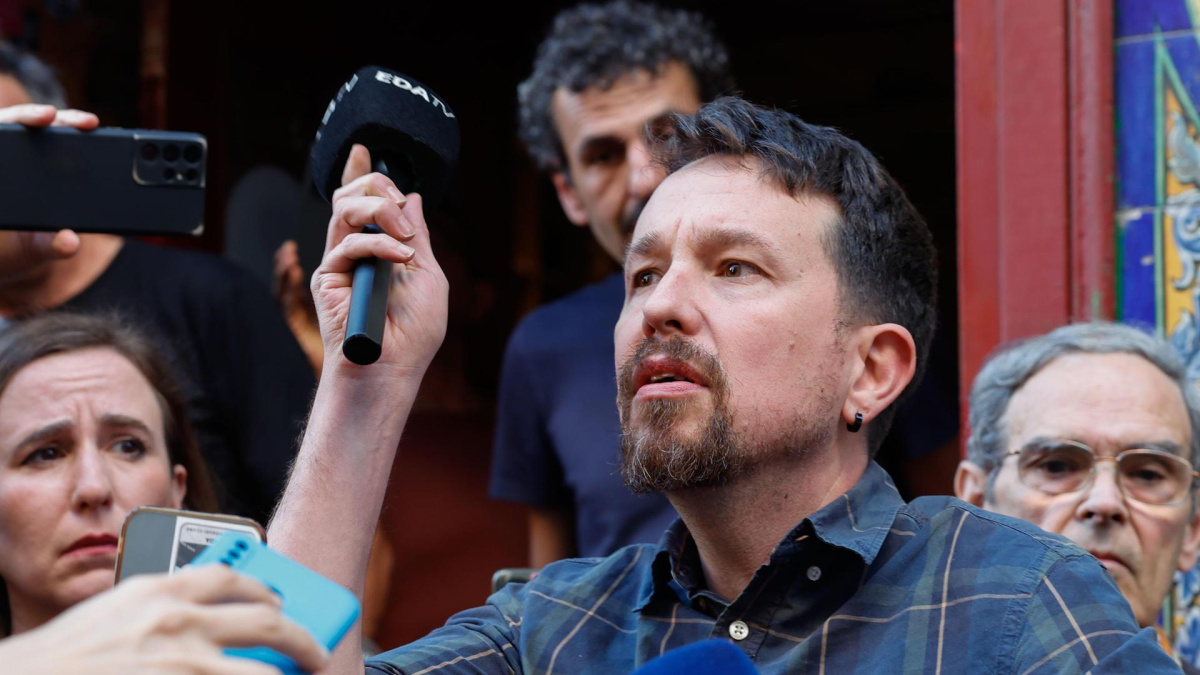 Pablo Iglesias también lanza el micrófono de Vito Quiles: "Me das asco"