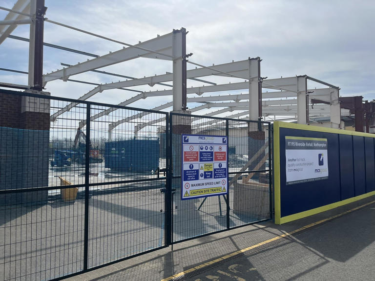 PICTURES AND VIDEO: Just the shell remains of former Northampton ...