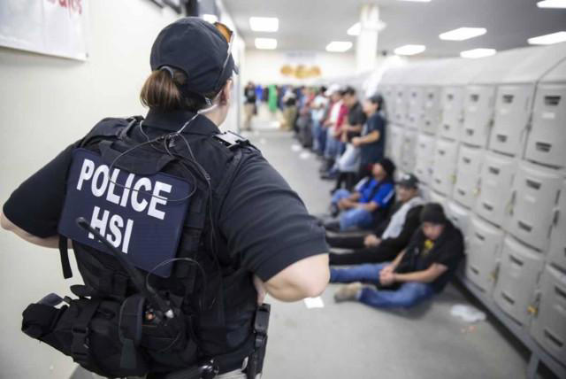 Cuidado: ¿cómo son las redadas silenciosas de ICE, la nueva táctica para  arrestar migrantes en EE. UU.?