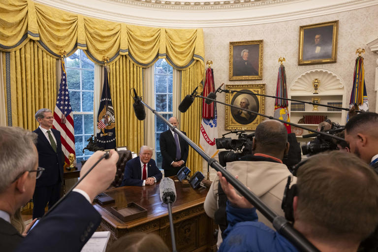 Judge orders White House ban on AP lifted