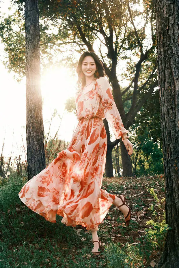 唐嫣女神气场十足。