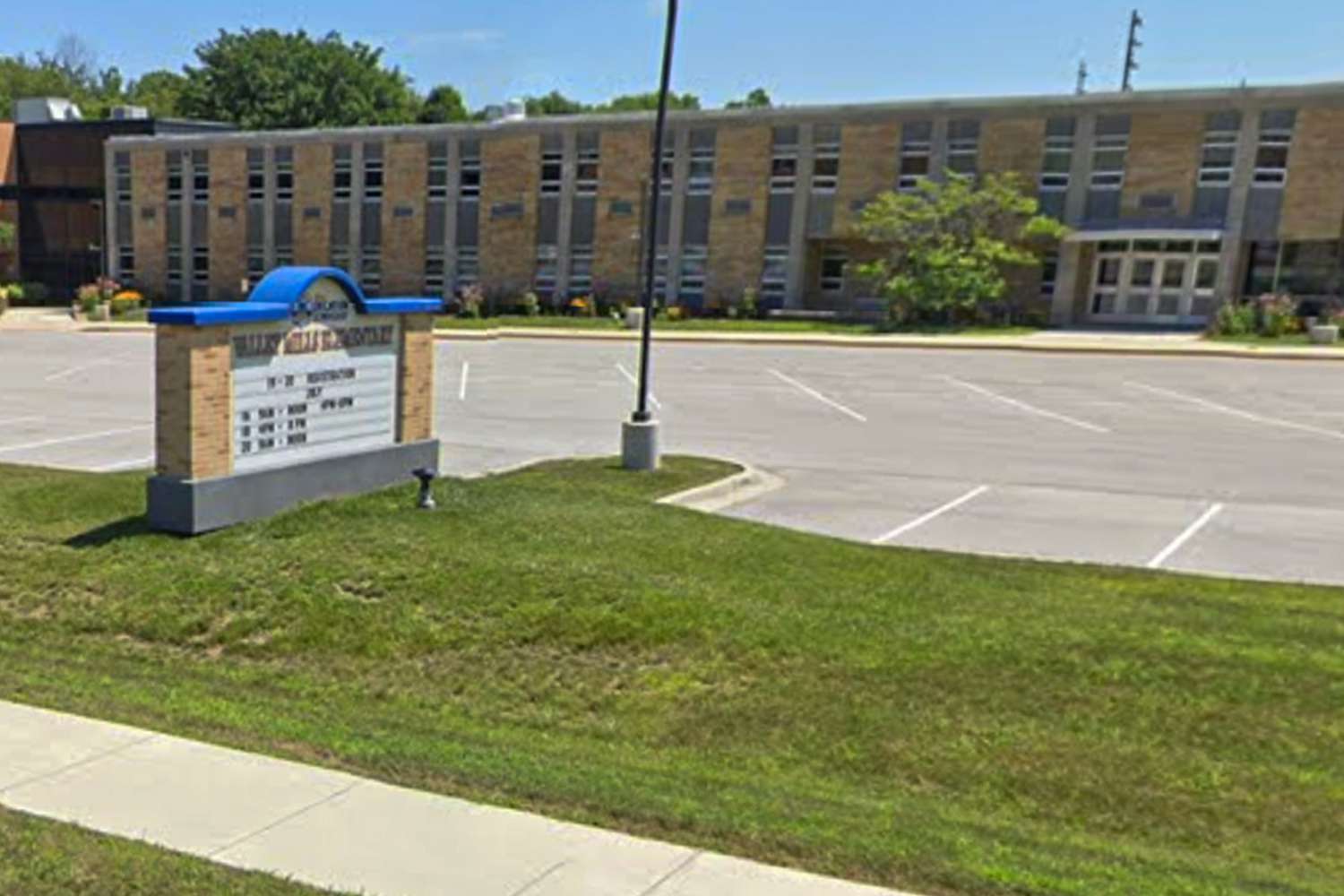 Ind. Mom Allegedly Brought Gun to School, Then Sent 'Threatening