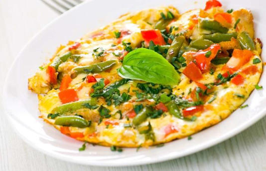 Lezzet şelalesi kahvaltılık tarif! Domatesli omlet tarifi: İştahı kitliyor