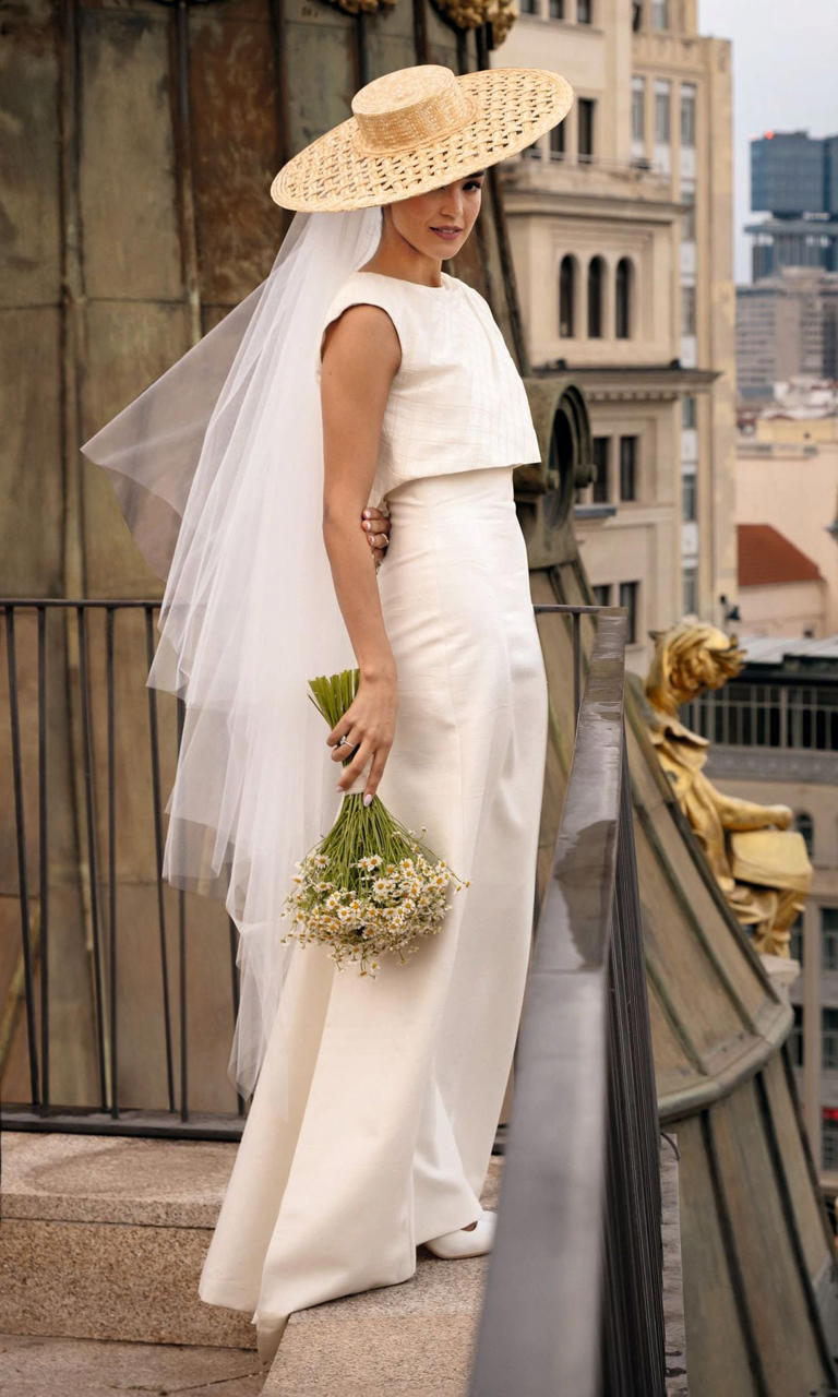 Entramos en la romántica boda civil de Alejandra Capetillo, hija de Eduardo  Capetillo y Biby Gaytán, image size:768x1280