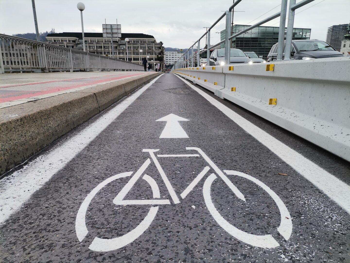 Linzer Nibelungenbrücke: Wirtschaft begrüßt Aus für Radweg
