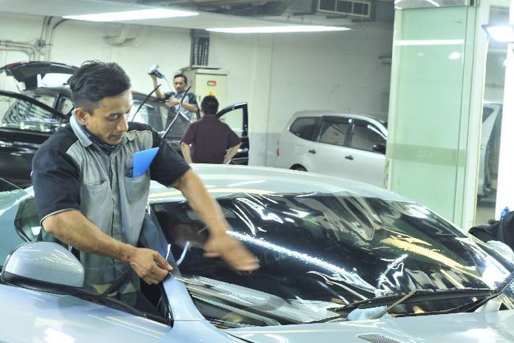 Pahami Aturan Film Kaca Mobil Pribadi Agar Nyaman, Aman, dan Lolos dari Tilangan