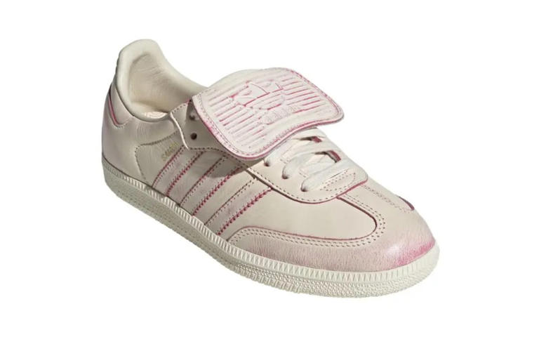 靴 adidas / Samba LT Distressed Pack The adidas Samba LT Distressed Pack Nails the Worn-In Look