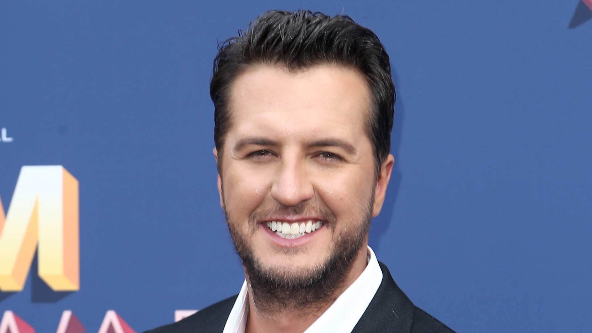 Luke Bryan reveals the other music star people confuse him with(02)