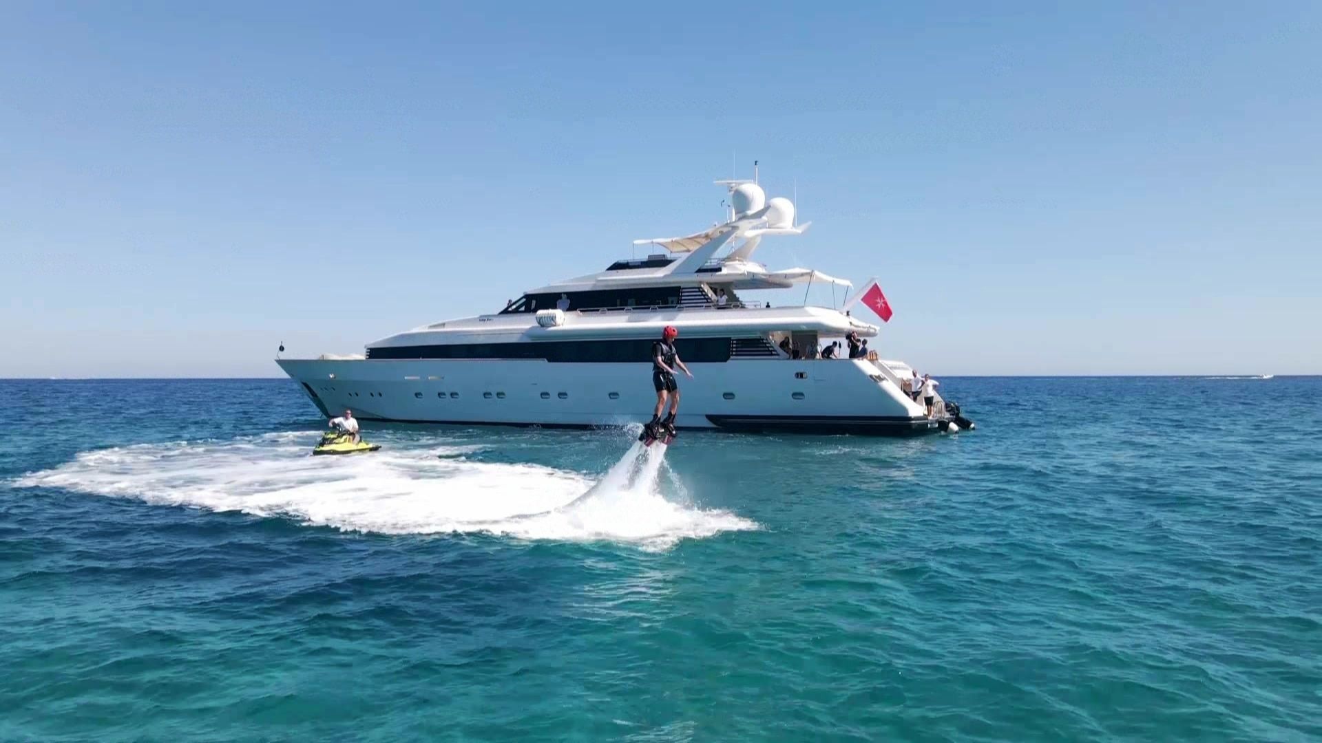 Mit dem Flyboard hoch hinaus!