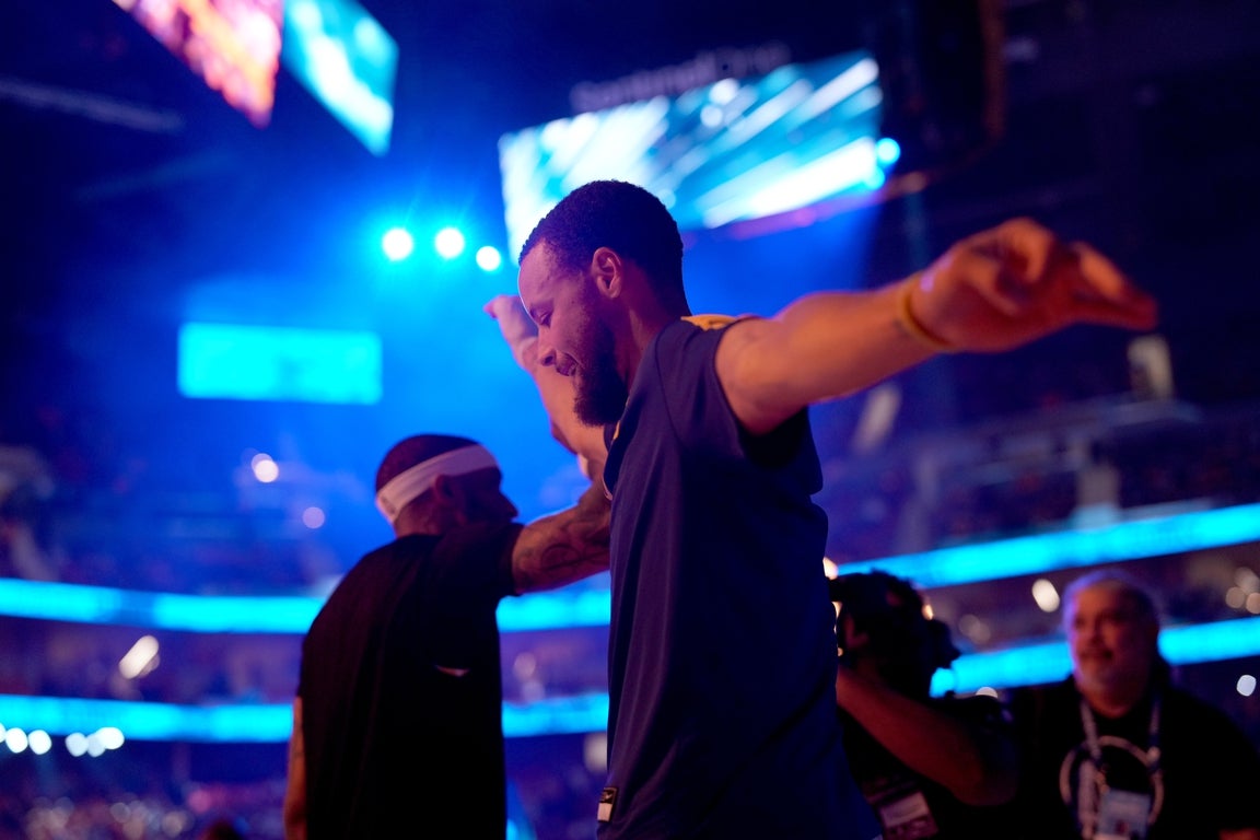 Epic basketball photos from Tuesday at the NBA play-In tournament