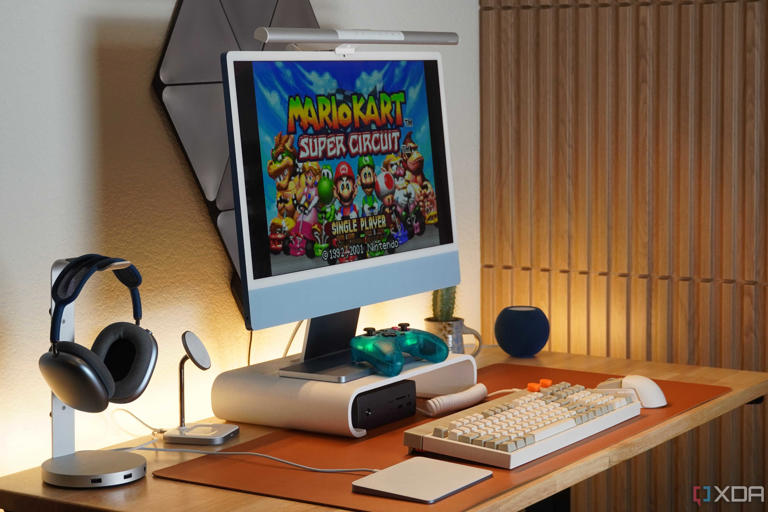 The MarioKart screen on an iMac.