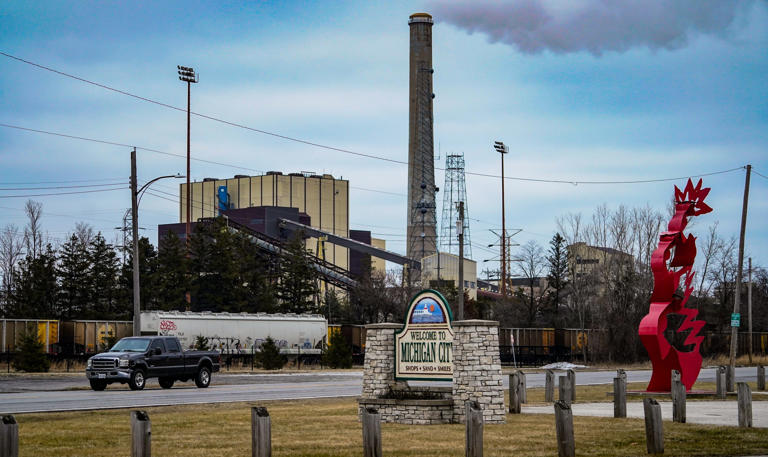 Feds roll back climate change regulations at Indiana power plants