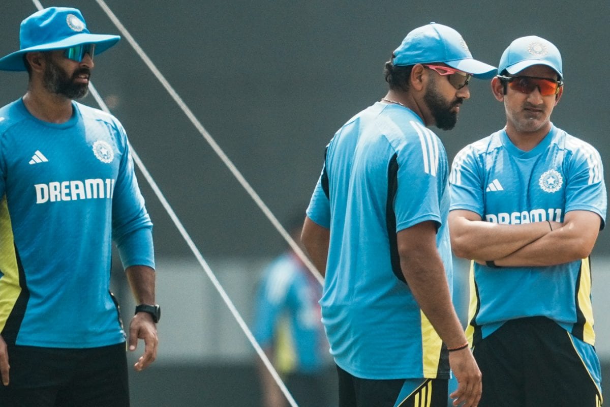 Abhishek Nayar (left) with Rohit Sharma (center) and Gautam Gambhir during a training session last year. (PTI Photo)