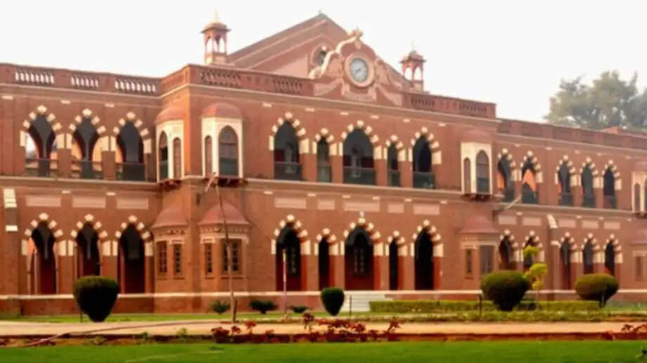 Dayalbagh University: Which course of Dayalbagh University Agra is