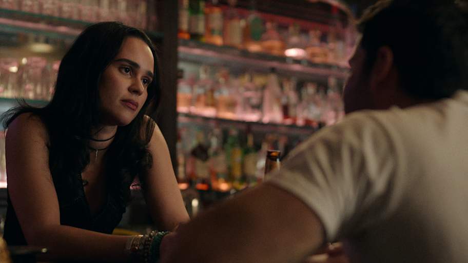 RANSOM CANYON. (L to R) Marianly Tejada as Ellie and Jack Schumacher as Yancy in Episode 101 of Ransom Canyon | Cr. Courtesy of Netflix © 2025