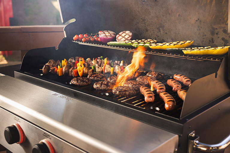 Recteq debuts the XFire Pro dualmode pellet grill that can sear at