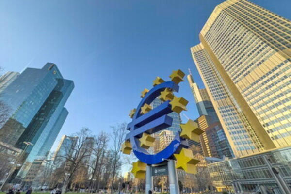 Nuovo taglio della Bce, tassi al 2,25%. Ma le prospettive sono ora "deteriorate" dalla gue...